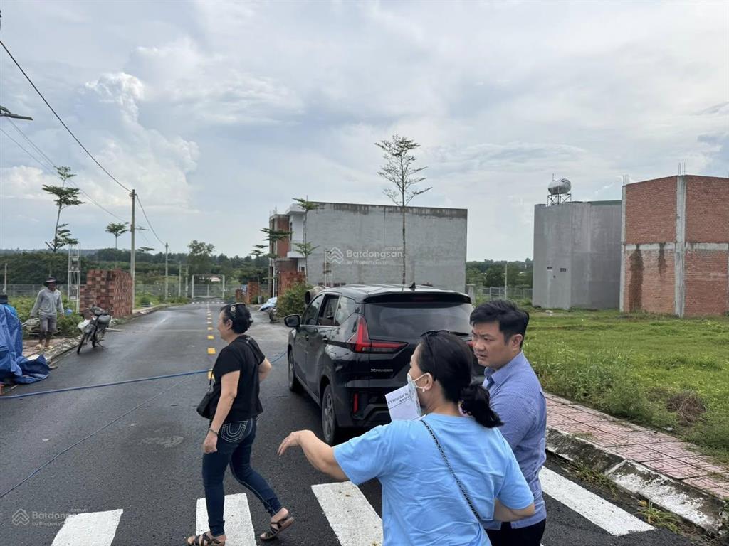 Đất nền giá rẻ thanh toán từ 300 triệu cạnh cầu long hưng full thổ, sổ hồng riêng, gần tp thủ đức