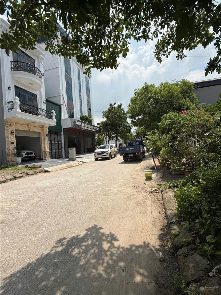 Bán nhanh lô đất 99m2 làn 2 cao lỗ vương, kđt phía nam gia bình, bắc ninh