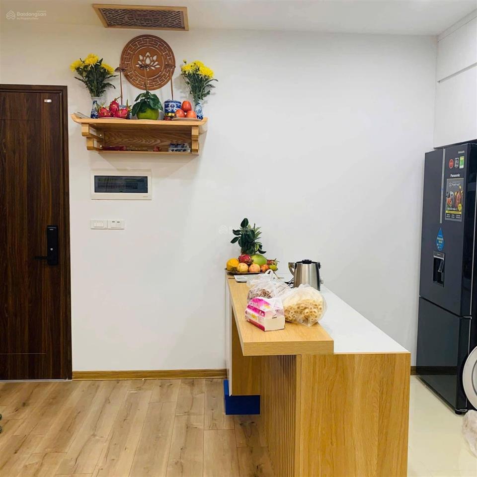 Giá bao thị trường căn 70m2 2pn 2wc bc đông nam , tầng 12 đẹp , nội thất đẹp giá chỉ hơn 4ty,sổ săn