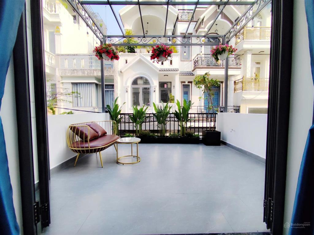 3 tỷ giảm còn 2 tỷ 750. nhà 63m2 đường số 7, gv xây 3 tầng. gần vòng xoay phạm văn đồng, hẻm ô tô