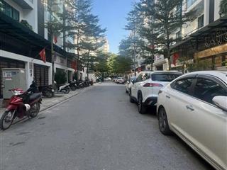 Liền kề  hồ tùng mậu  32.5 tỷ  105m  5 tầng  mt 5m  2 thoáng  ô tô tránh  văn phòng cực đẹp