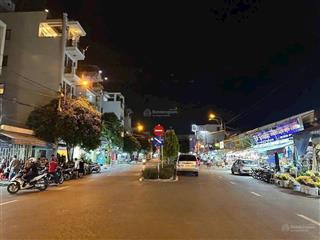 Gấp nhà mặt tiền đường 16m phường phước bình cách đỗ xuân hợp đúng 50m, thông số đẹp 10*32=320m2