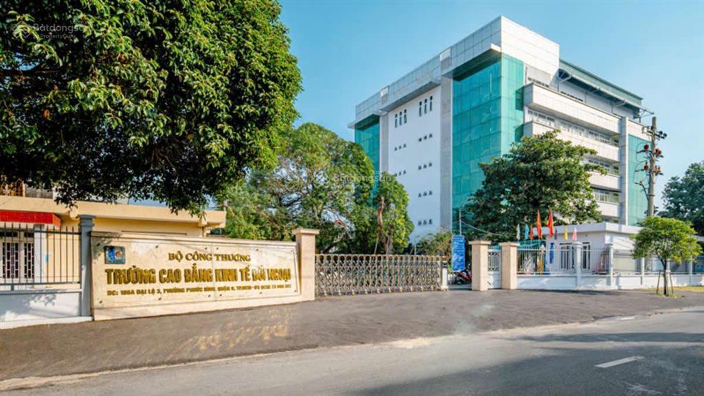 (27 tỷ) bán gấp nhà cấp 4 mặt tiền đường 16m đỗ xuân hợp,p. phước bình, dt 10*32=320m2 vuông vức
