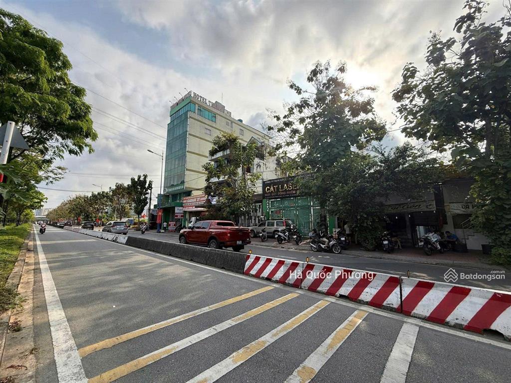 (45 tỷ) cực đẹp vị trí vàng xa lộ hà nội đối diện dự án tod, cách ga metro 300m, dt 8*27=300m2 vv