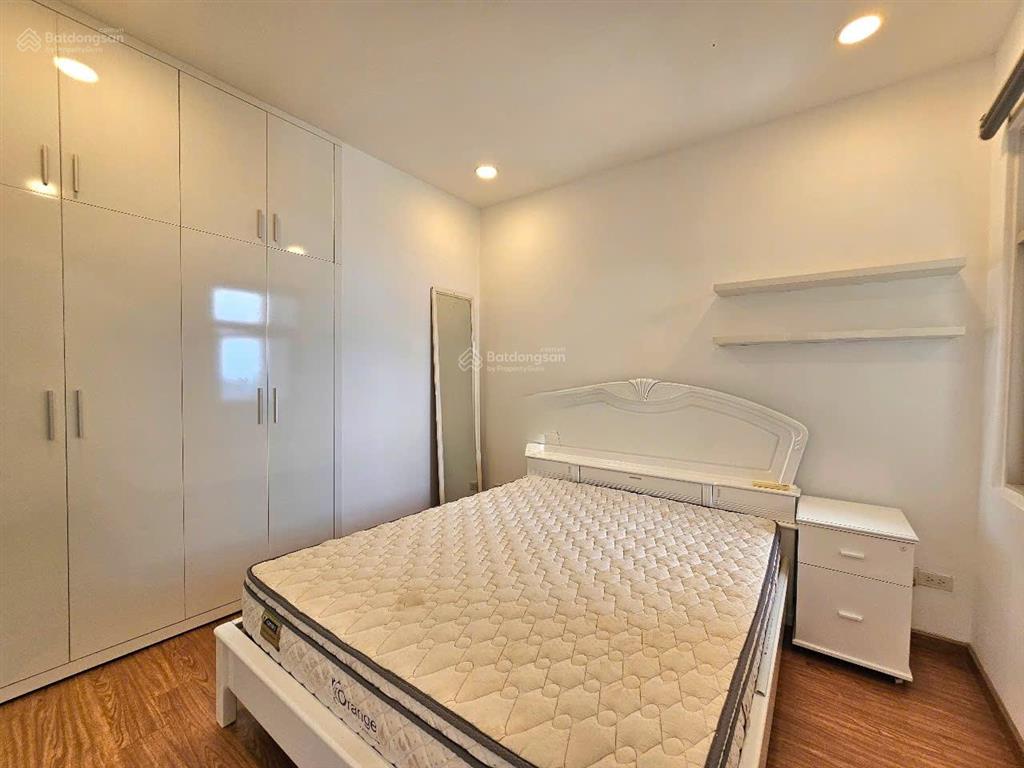 Căn hộ 2pn diện tích rộng tại khu lacasa vạn phát hưng giá tốt, full nội thất, tầng cao view hồ bơi