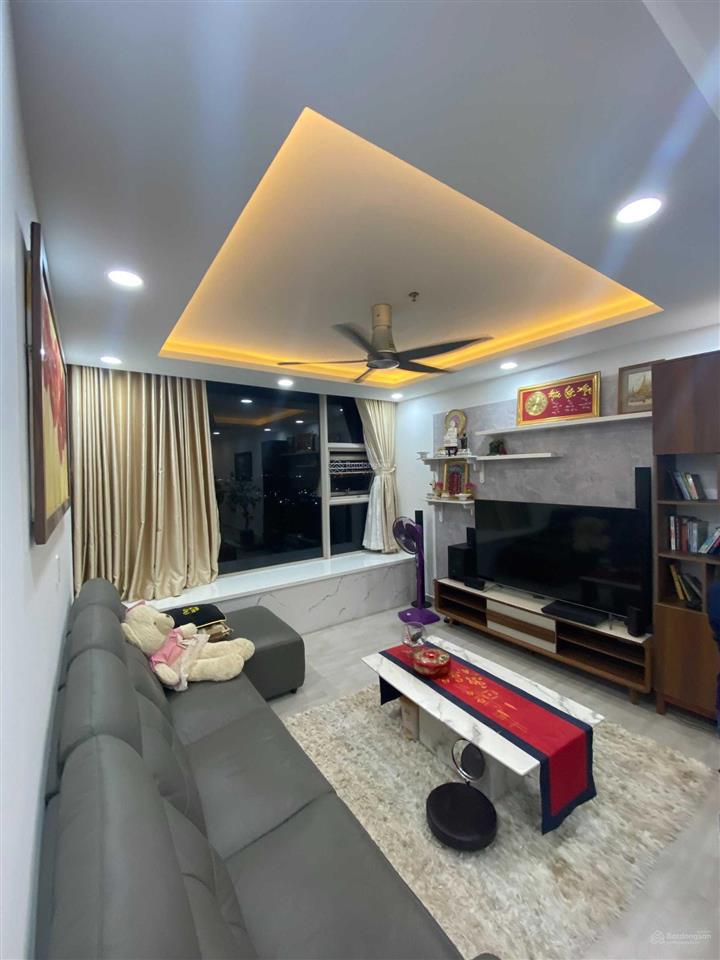 Đi định cư cần bán căn hộ 2pn lacasa căn góc tầng cao, view hồ bơi và sông sài gòn, full nội thất.