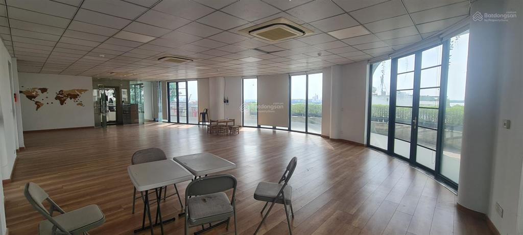 Cần cho thuê 1 sàn tại tòa nhà 48 lê thị chợ phường phú thuận quận 7, trong kdc lacasa. giá tốt