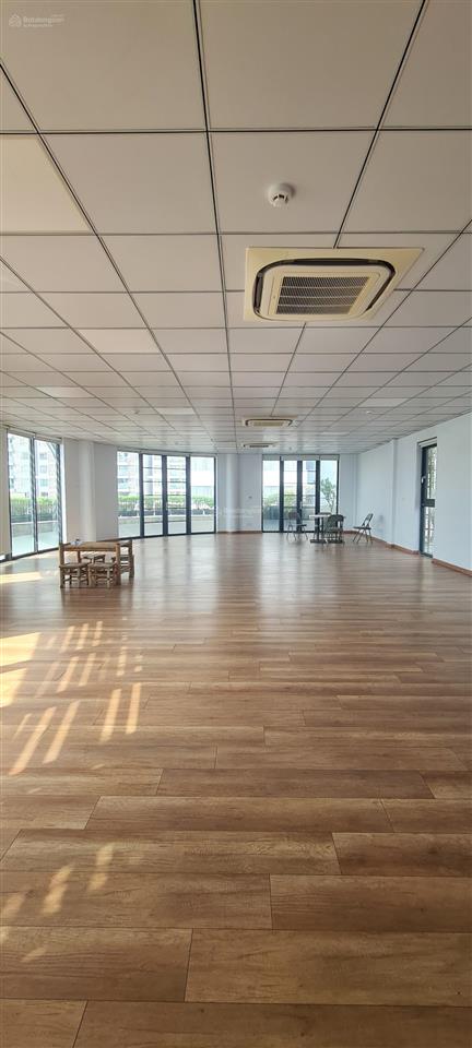Cần cho thuê 1 sàn tại tòa nhà 48 lê thị chợ phường phú thuận quận 7, trong kdc lacasa. giá tốt