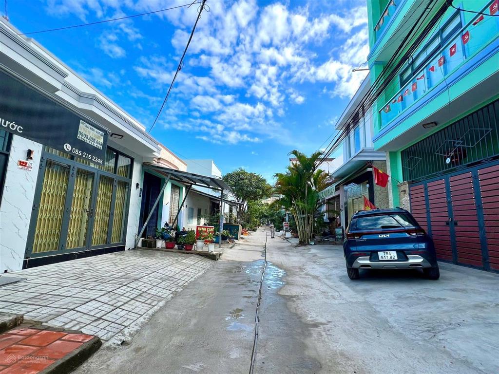 Nhà đẹp gần biển ,giá tốt tại hòn rớ phước đồng  nha trang