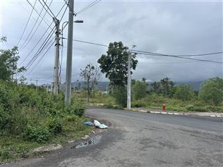 Bán đất trung tâm kdc sân khấu lộ thiên, tx sông cầu  xây biệt thự