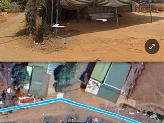 Ngay ngã ba thích hợp mua bán kinh doanh, sẵn 3 gian nhà 10m 1 căn có thể cho thuê