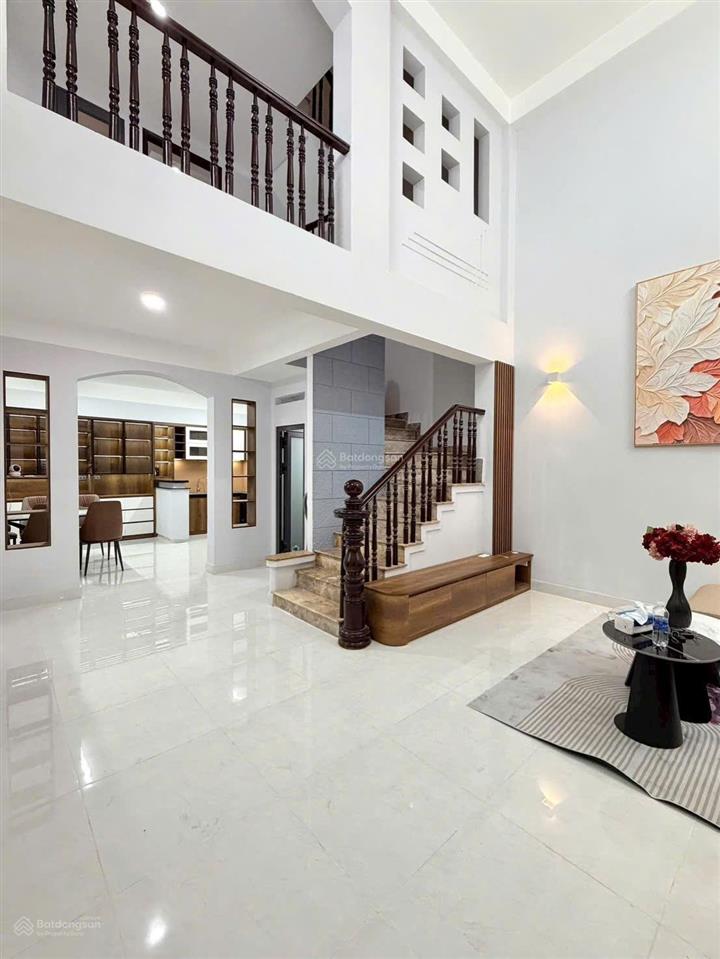 Cần bán nhà 5 tầng hẻm 48 hồ biểu chánh, phú nhuận  ngang 5m thoáng  khu an ninh. nhà mới ở ngay