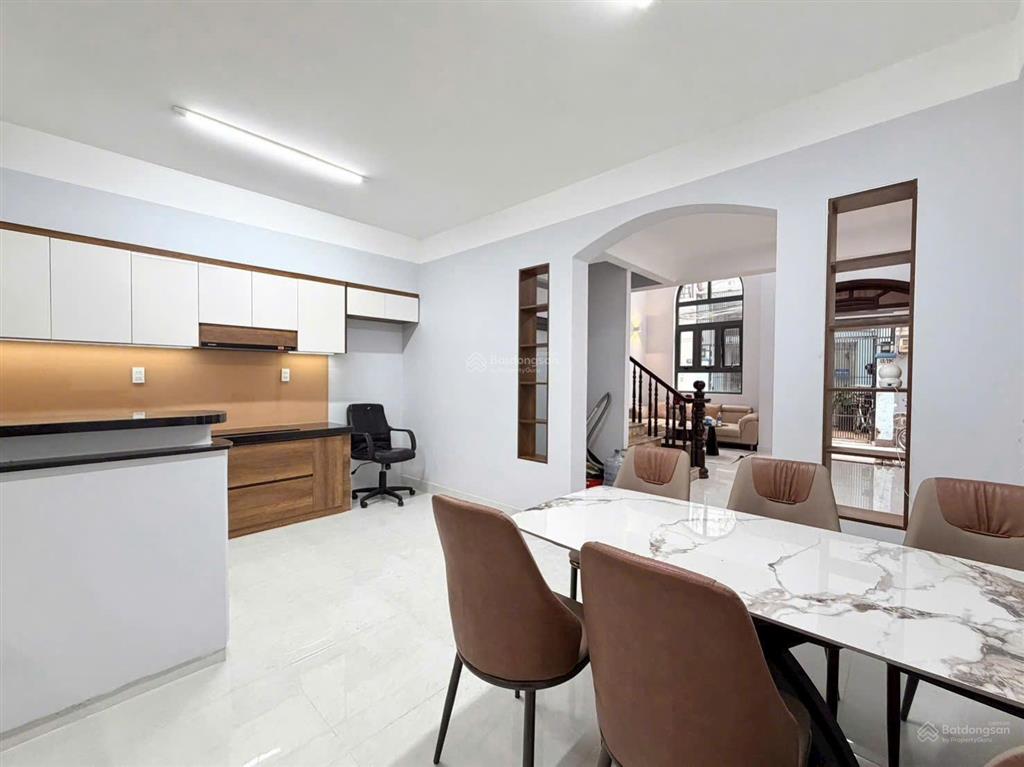 Cần bán nhà 5 tầng hẻm 48 hồ biểu chánh, phú nhuận  ngang 5m thoáng  khu an ninh. nhà mới ở ngay