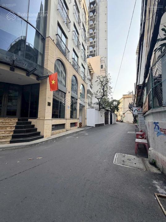 Hiếm  gia đình bán nhà hxh 6 tầng nguyễn văn trỗi, phú nhuận  ngang to 7m. đang sẵn 11 phòng