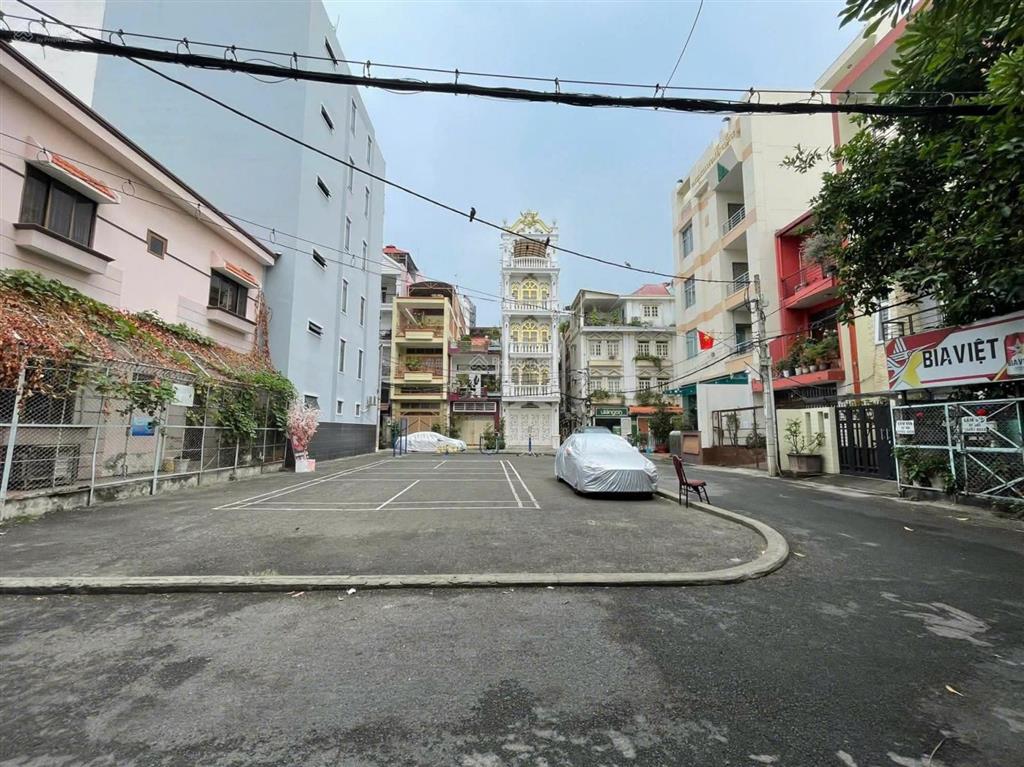 24.8 tỷ  cần bán biệt thự nội khu thích quảng đức, phú nhuận  cách phan đăng lưu chỉ 50m