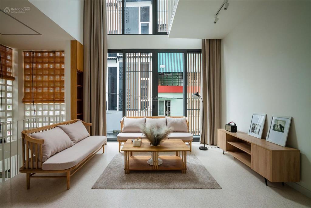 Định cư bán gấp nhà 2mt bùi văn thêm sát hồng hà, phú nhuận  ngang 5.5m  nhà mới ở ngay