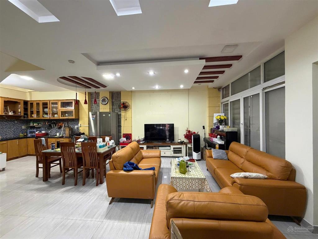 Cần bán nhà khu nội bộ cộng hòa, thăng long  nhà 3 tầng  dt đất 73m2  có thể ở ngay