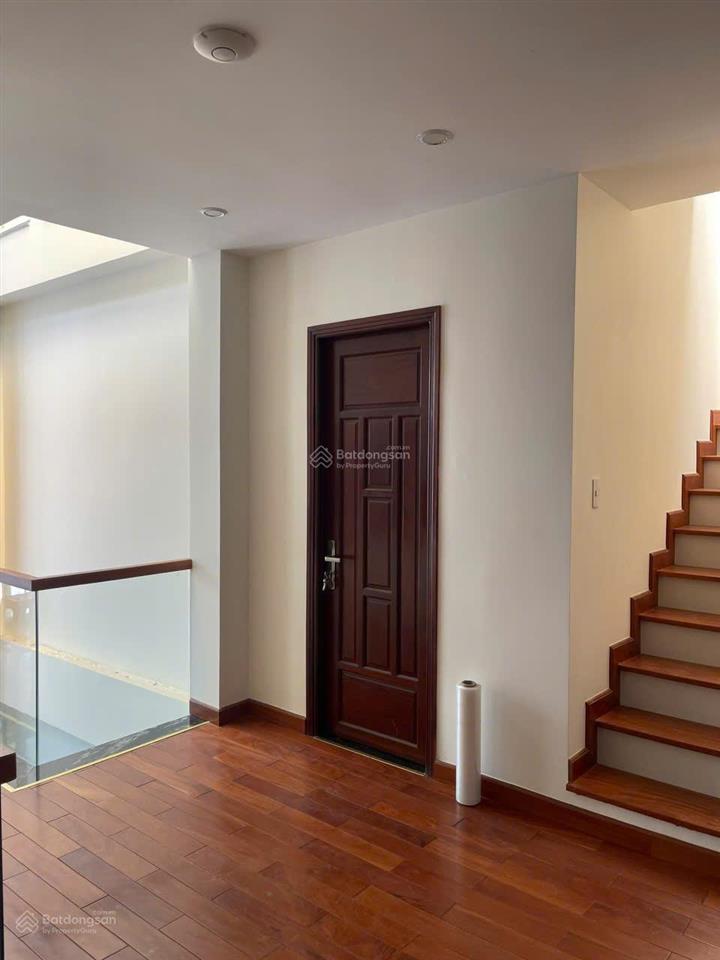 Cần bán nhà hxh huỳnh văn bánh, phú nhuận  ngang 6.5m  7 tầng kiên cố. giá 23.5 tỷ tl