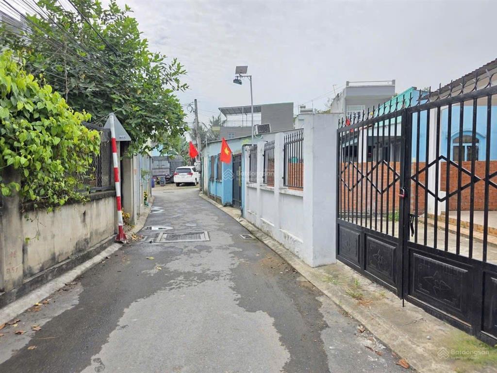 A trai hạ giá bán gấp lô đất đường nhựa đẹp gần làng đại học quốc gia