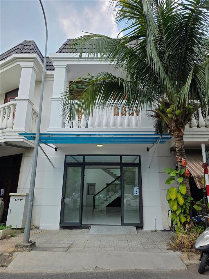Ngộp bank cần bán gấp căn nhà lầu trong kdc an ninh 24/24 vị trí siêu vip giáp làng đại học