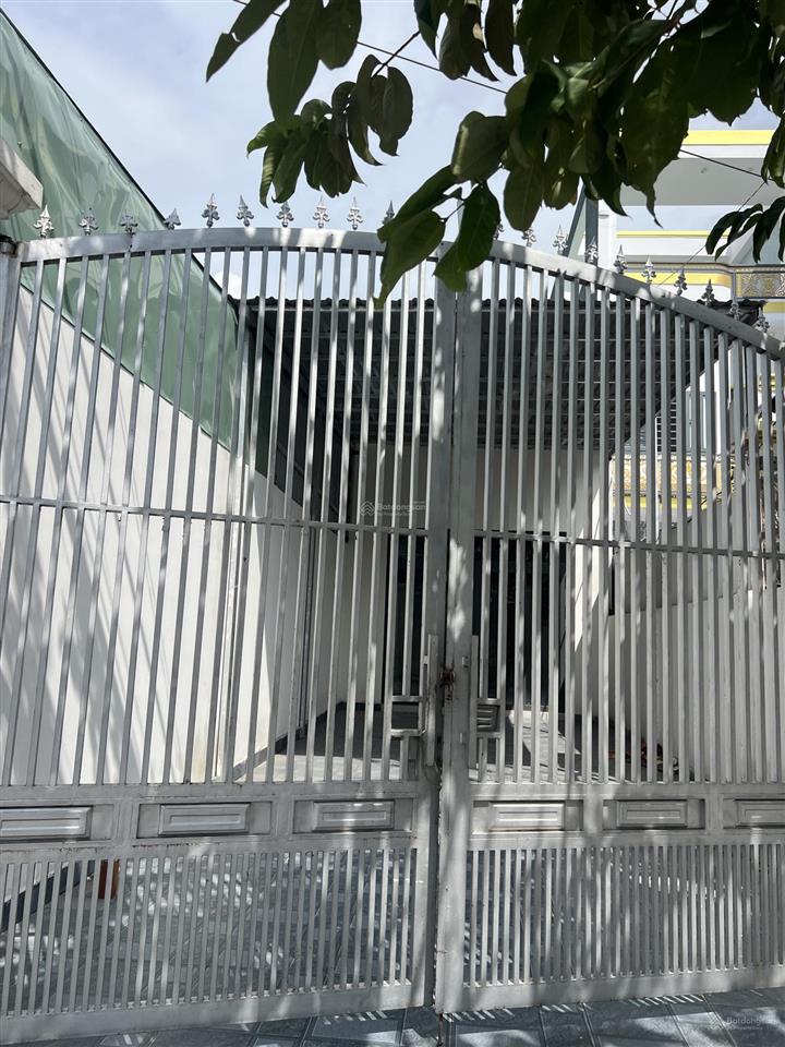 Cần tiền nên anh trai hạ giá bán gấp căn nhà mặt tiền kinh doanh buôn bán dt743c rộng 130m2