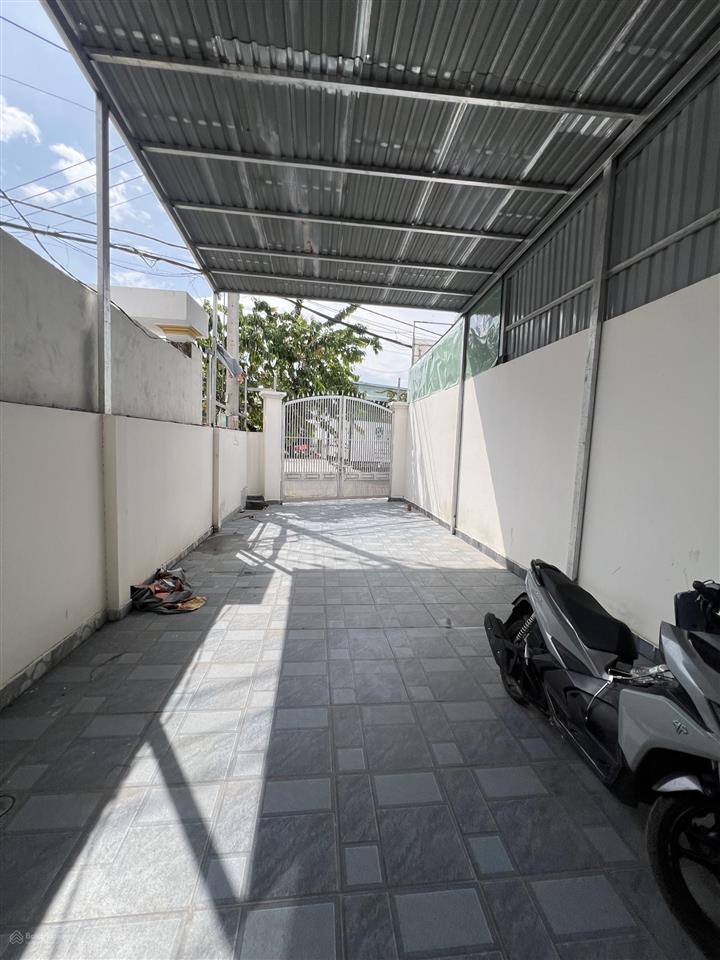 Cần tiền nên anh trai hạ giá bán gấp căn nhà mặt tiền kinh doanh buôn bán dt743c rộng 130m2