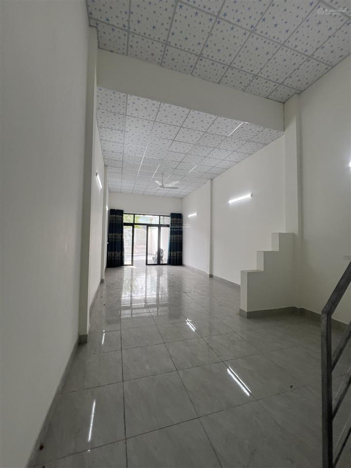 Cần tiền nên anh trai hạ giá bán gấp căn nhà mặt tiền kinh doanh buôn bán dt743c rộng 130m2