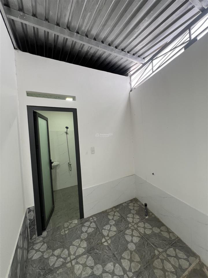 Cần tiền nên anh trai hạ giá bán gấp căn nhà mặt tiền kinh doanh buôn bán dt743c rộng 130m2