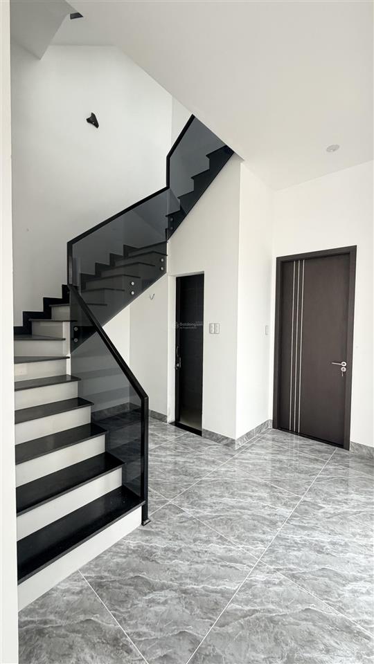 Bán nhà 3 tầng 3 mê kiệt oto 4m tôn đản chỉ 4ty650 tl