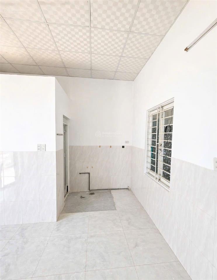 Nhà cạnh chợ vĩnh hải mà giá dưới 2 tỷ