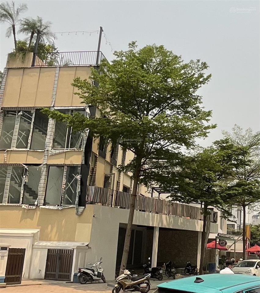 Cho thuê nhà mặt phố hoàng đạo thuý  dt 150m x4,5 tầng, mt 8,8m, giá thuê 85tr , kd , mọi mô hình