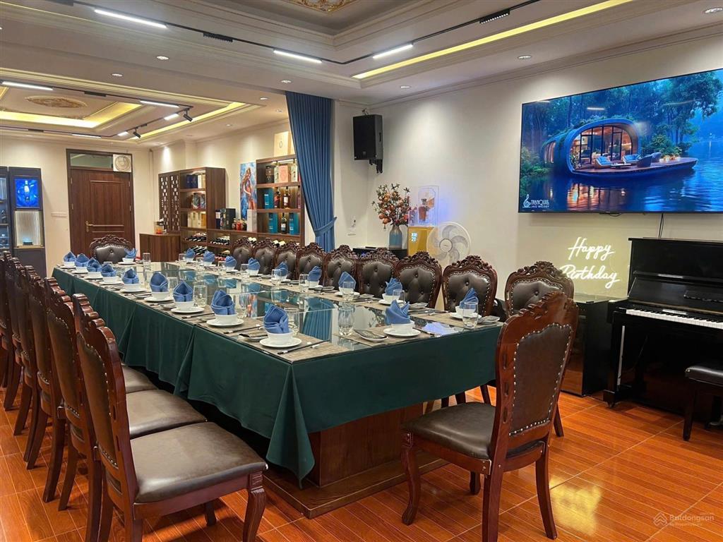 Cho thuê nhà mặt phố nguyễn thị định 1100m dt 28m vị trí đẹp phố sần uất kinh doanh mọi mô hình