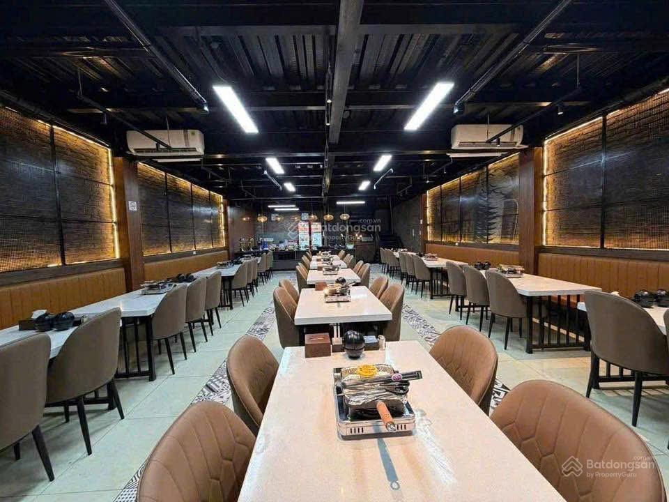 Cho thuê nhà mặt phố trần thái tông 130m x6 tầng tuyến phố sầm uất phù hợp kinh doanh mọi mô hình