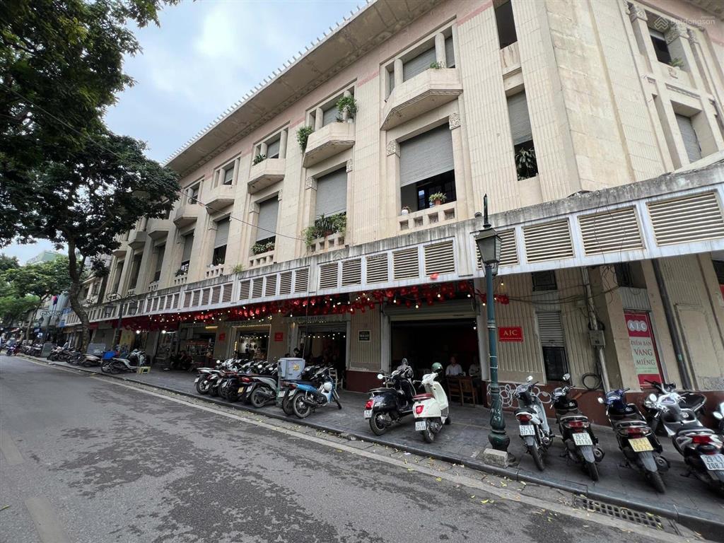 Cho thuê nhà mặt phố đinh tiên hoàng dt 450m2 t1, t2 200m2, mt 12m vị trí kim cương đắc địa