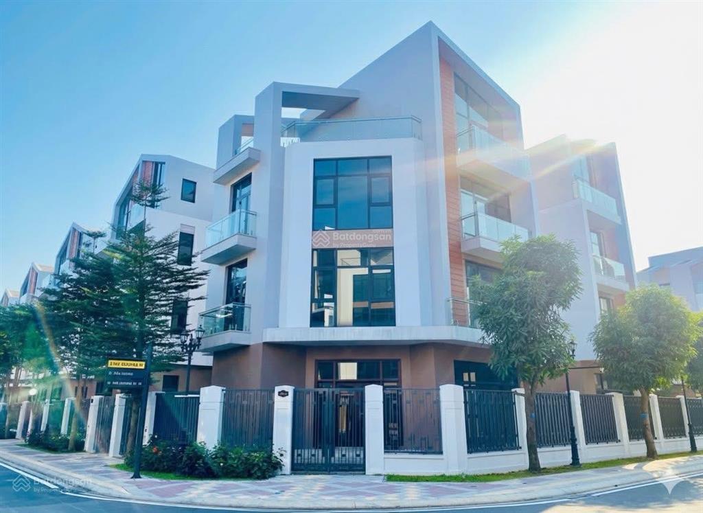 Cắt lỗ 8 tỷ đơn lập góc 185m2 mặt tiền 15m , 5 tầng giá 25 tỷ ngay hồ điều hoà.