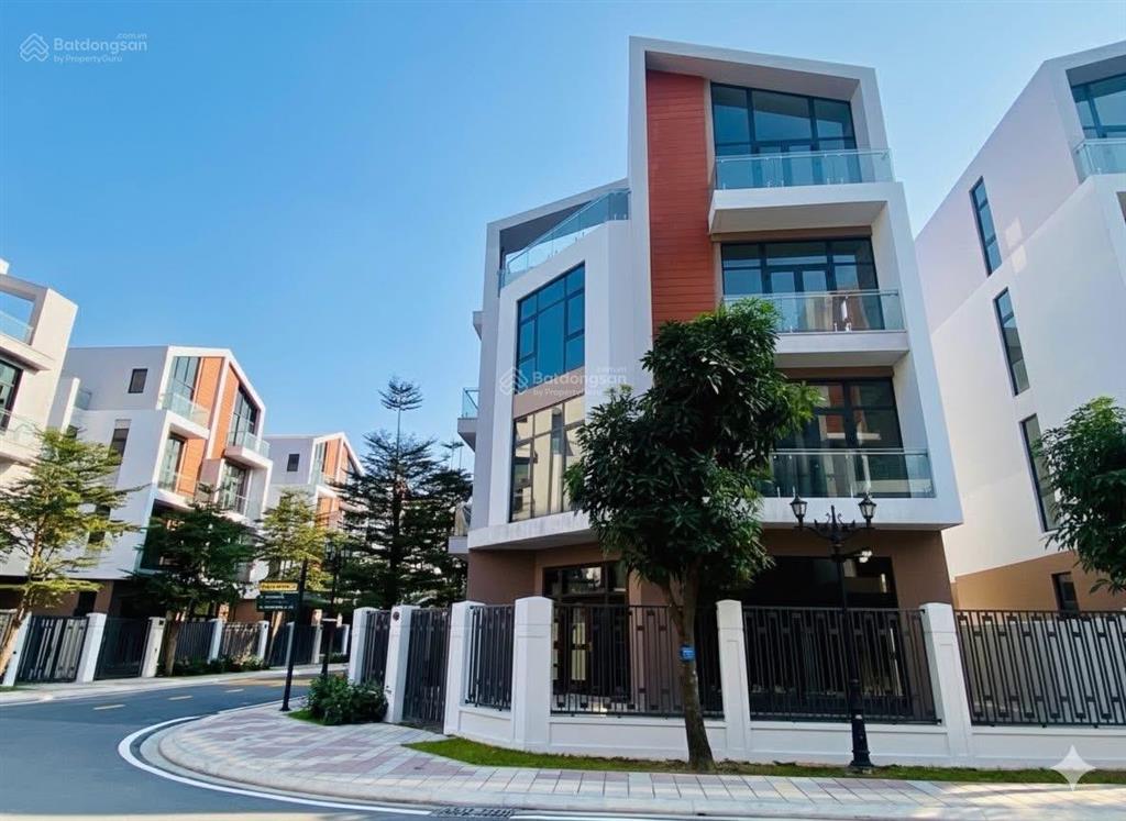 Cắt lỗ 8 tỷ đơn lập góc 185m2 mặt tiền 15m , 5 tầng giá 25 tỷ ngay hồ điều hoà.
