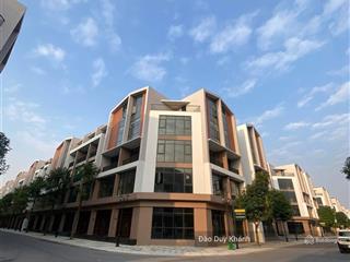 Cắt lỗ shophouse góc 3 mặt tiền vin 3 150m2 đường 20m giá 132tr/m2 đối diện trường học , chung cư