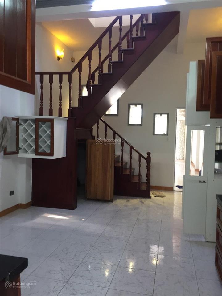 Bán nhà 1 trệt 1 lầu đường số 32 khu tên lửa. gần siêu thị aeon