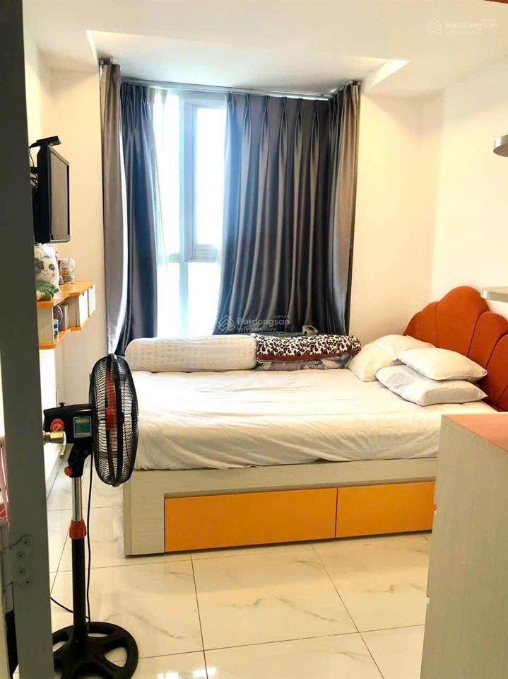 Bán gấp 68m2 2pn2wc góc, view tp gần full nội thất giá 3ty750, nhà sạch mát tại c/c terra mia