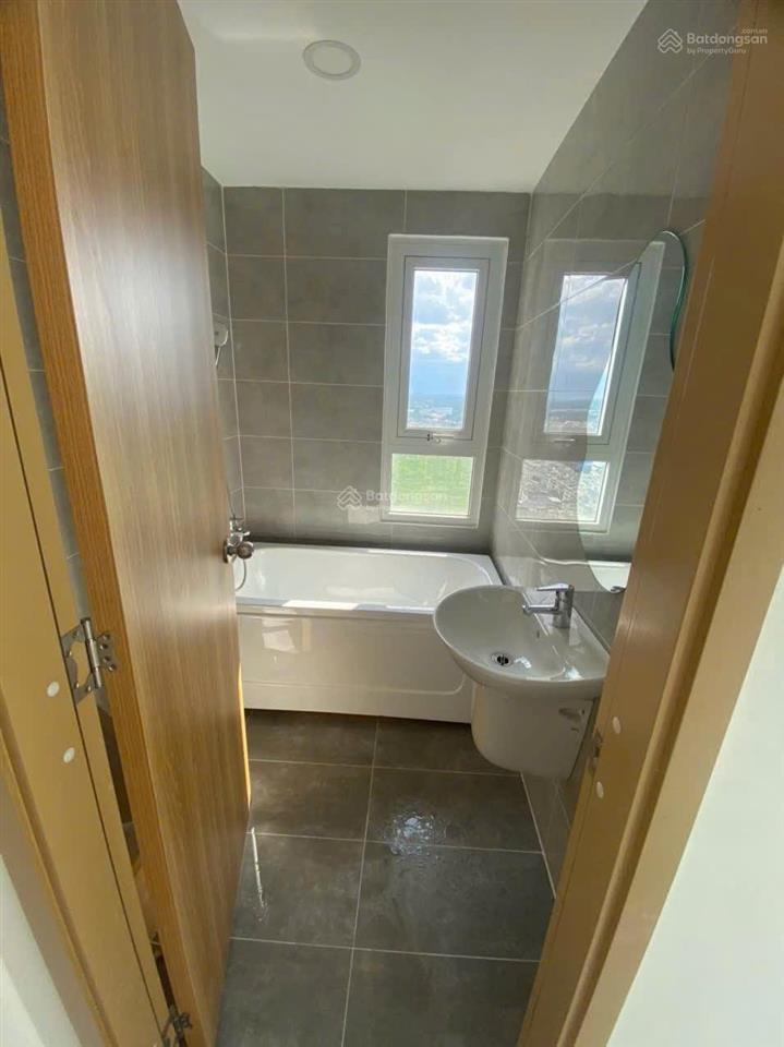 Cho thuê căn hộ 68m2 2pn2wc sẵn rèm, máy nước nóng ở liền được giá 9tr/tháng