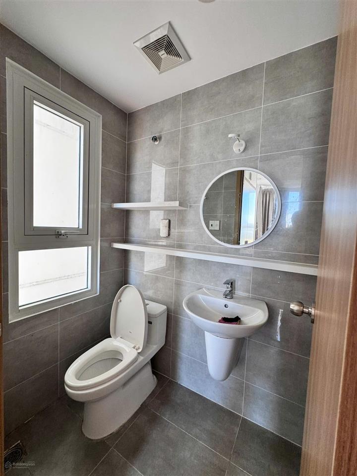 Hot bán nhanh căn 60m2 2pn 2wc view sông giá 3,1 tỷ tặng full nội thất,  0899 478 *** tư vấn