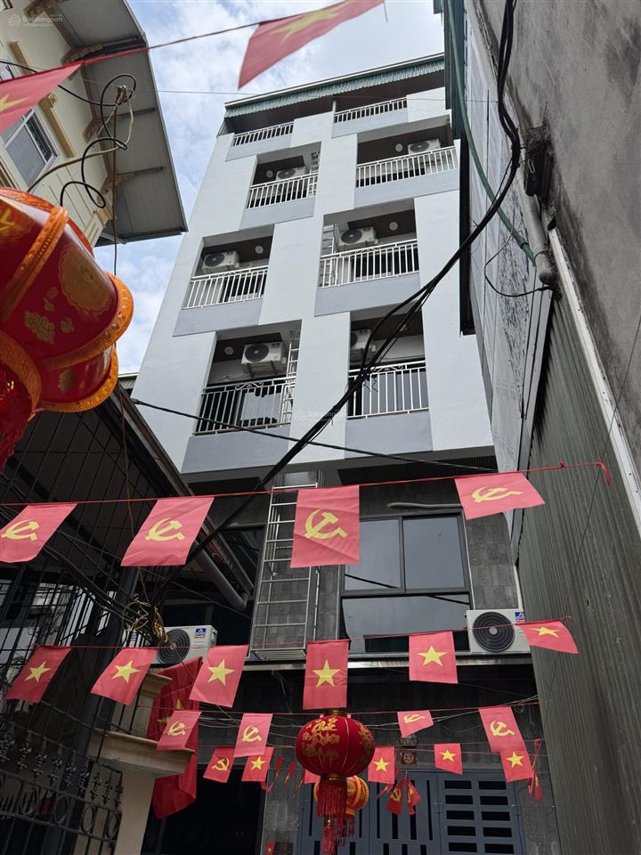 Ccmn khai trương cạnh hồ linh đàm