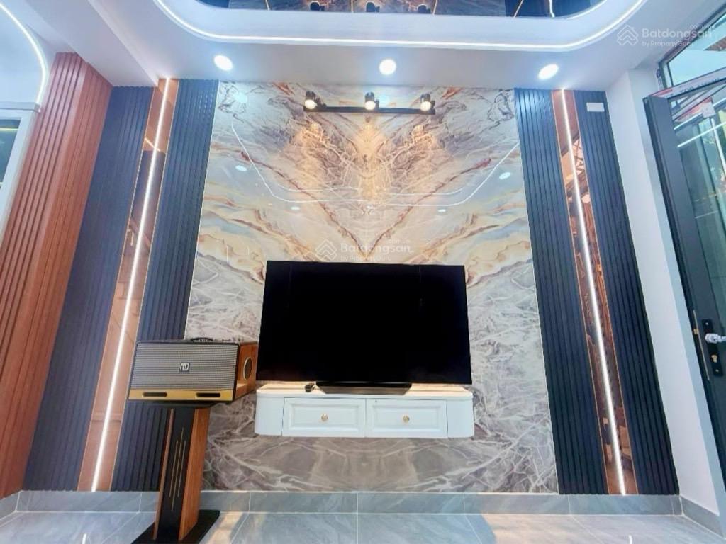 Nhà mới đẹp giá tốt 3 tầng 32 m2, hẻm xe hơi sát mặt tiền tô hiệu, chỉ nhỉnh 5 tỷ