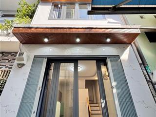 Nhà đẹp 3 tầng ngay chợ trần văn quang chỉ nhỉnh 3 tỷ