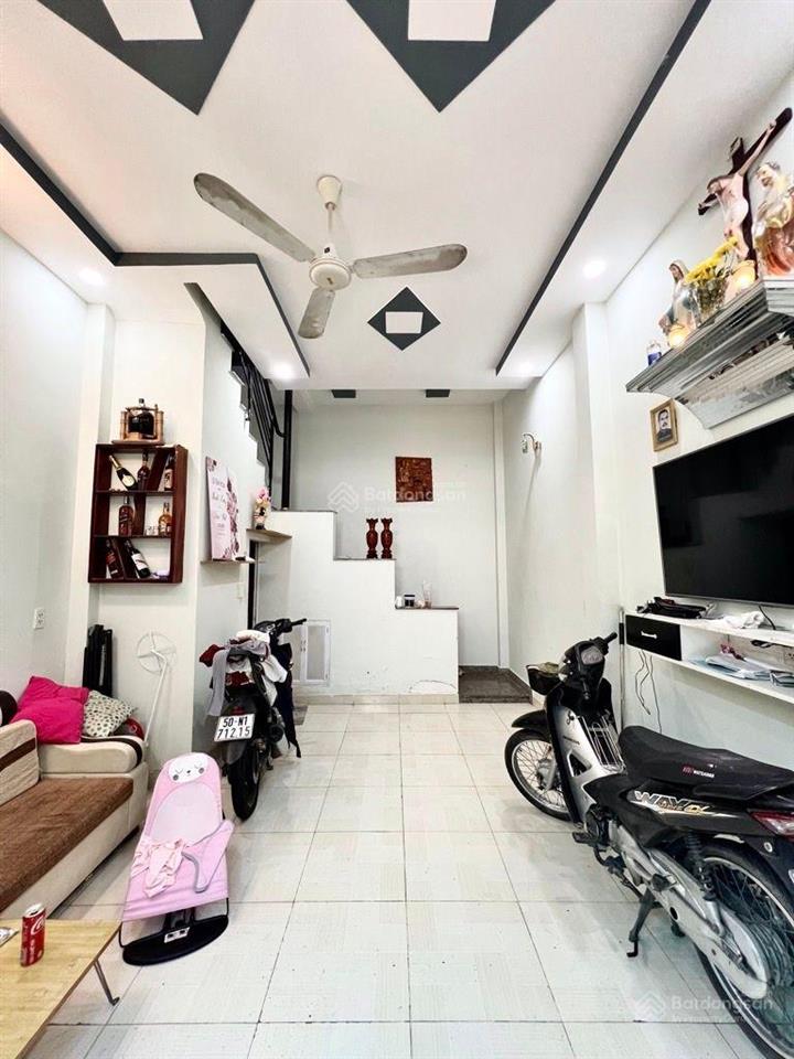 Nhà đẹp giá tốt 3 tầng, ô tô đỗ cửa, khu nhộn nhịp quận bình tân sát tân kỳ tân qúy, chỉ nhỉnh 3 tỷ