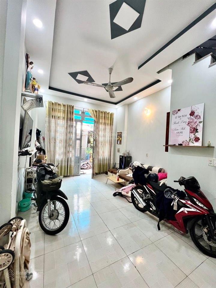 Nhà đẹp giá tốt 3 tầng, ô tô đỗ cửa, khu nhộn nhịp quận bình tân sát tân kỳ tân qúy, chỉ nhỉnh 3 tỷ