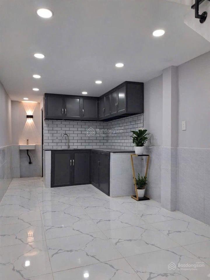 2 tầng  30 m2 chiến lược chỉ nhỉnh 2 tỷ