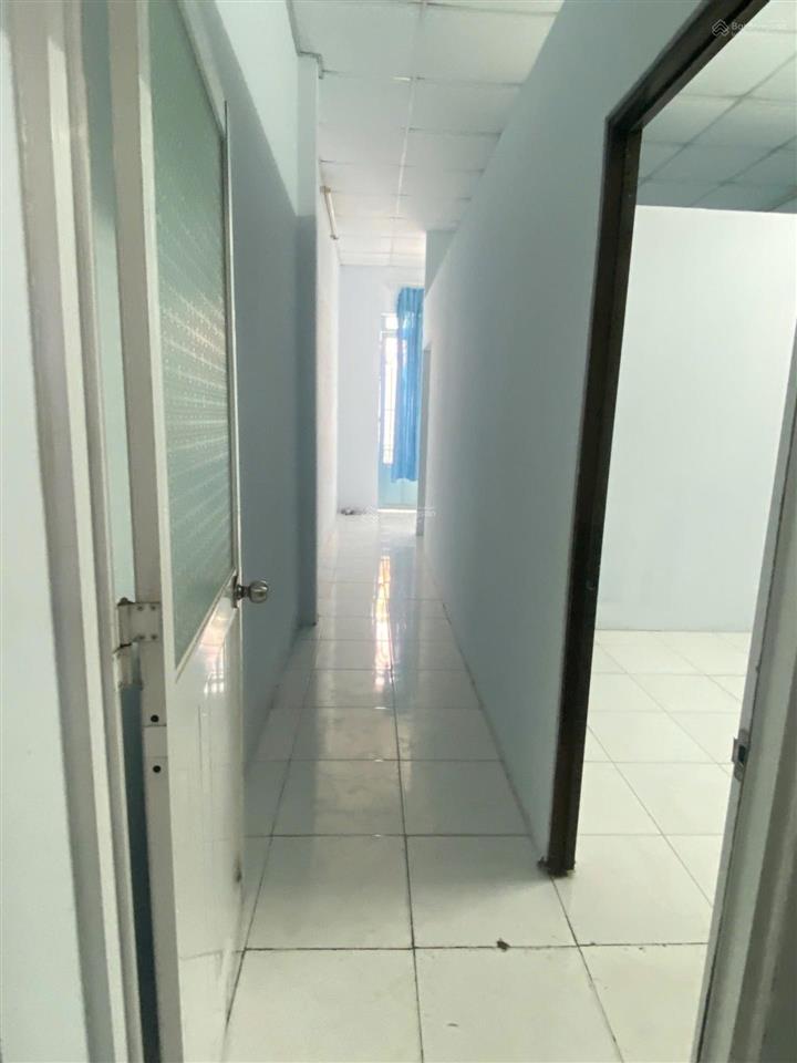 2 tầng hẻm xe hơi  48 m2  ngay sát khu tên lửa  giá chỉ nhỉnh nhẹ 4 tỷ