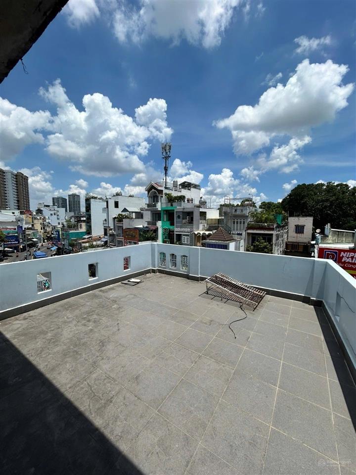 Mặt tiền kinh doanh đỉnh lạc long quân  40 m2 4 tầng  chỉ nhỉnh nhẹ 8 tỷ