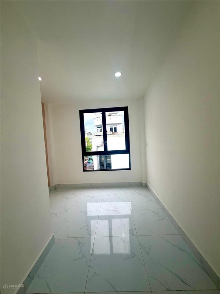 Nhà mới đẹp 3 tầng 24 m2  lạc long quân q11  giá chỉ nhỉnh 3 tỷ